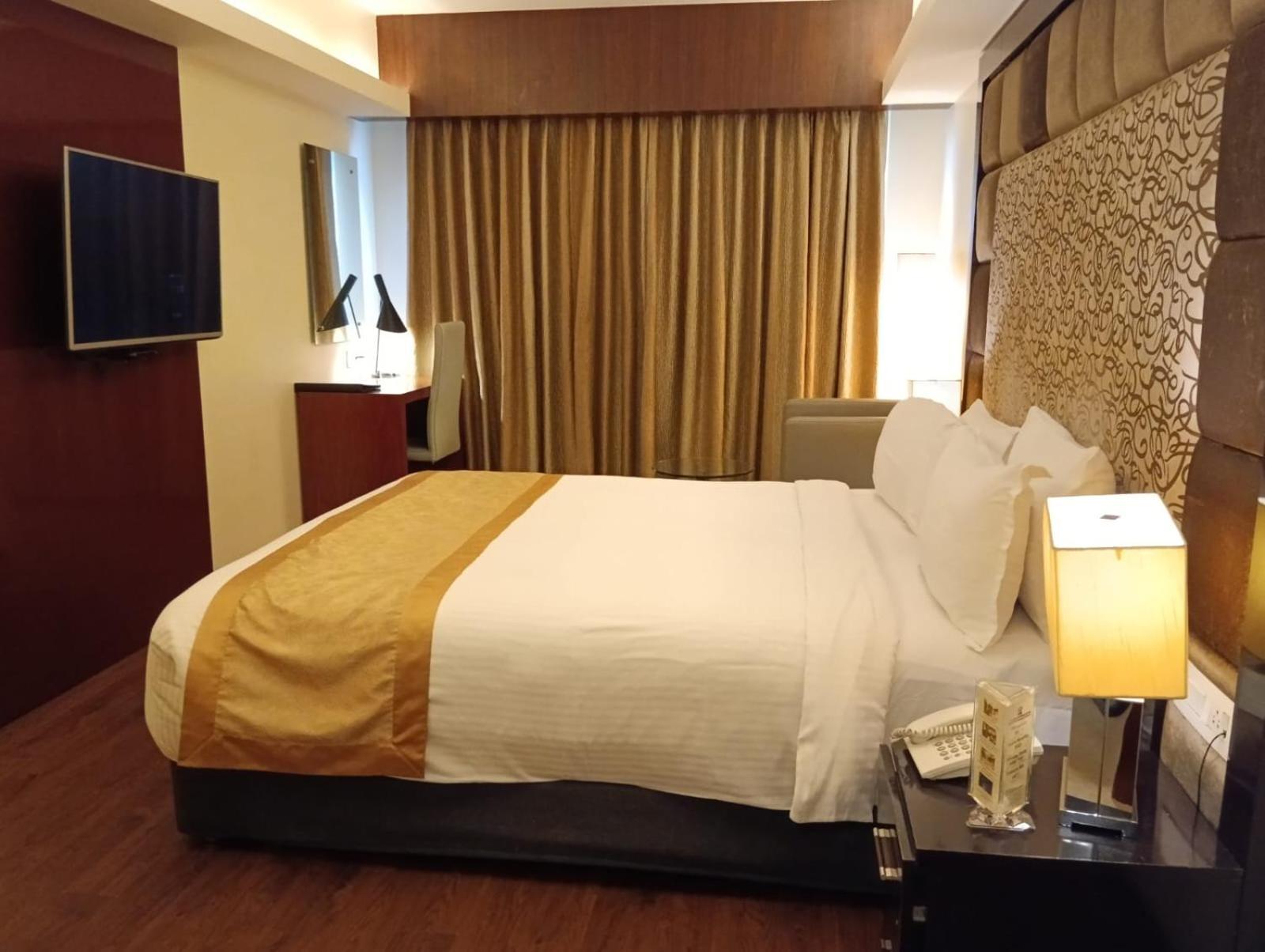 Hotel Oxina Lygon Tiruchirappalli Exterior foto