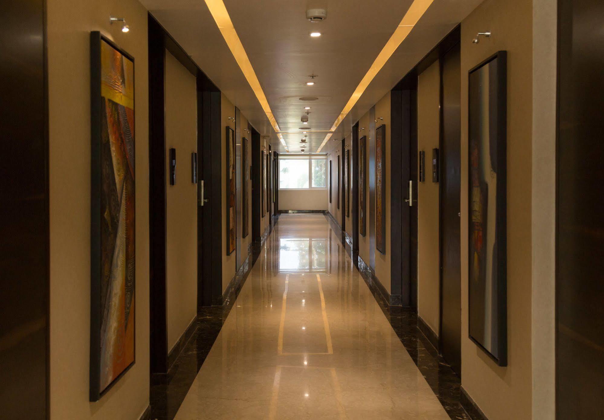 Hotel Oxina Lygon Tiruchirappalli Exterior foto