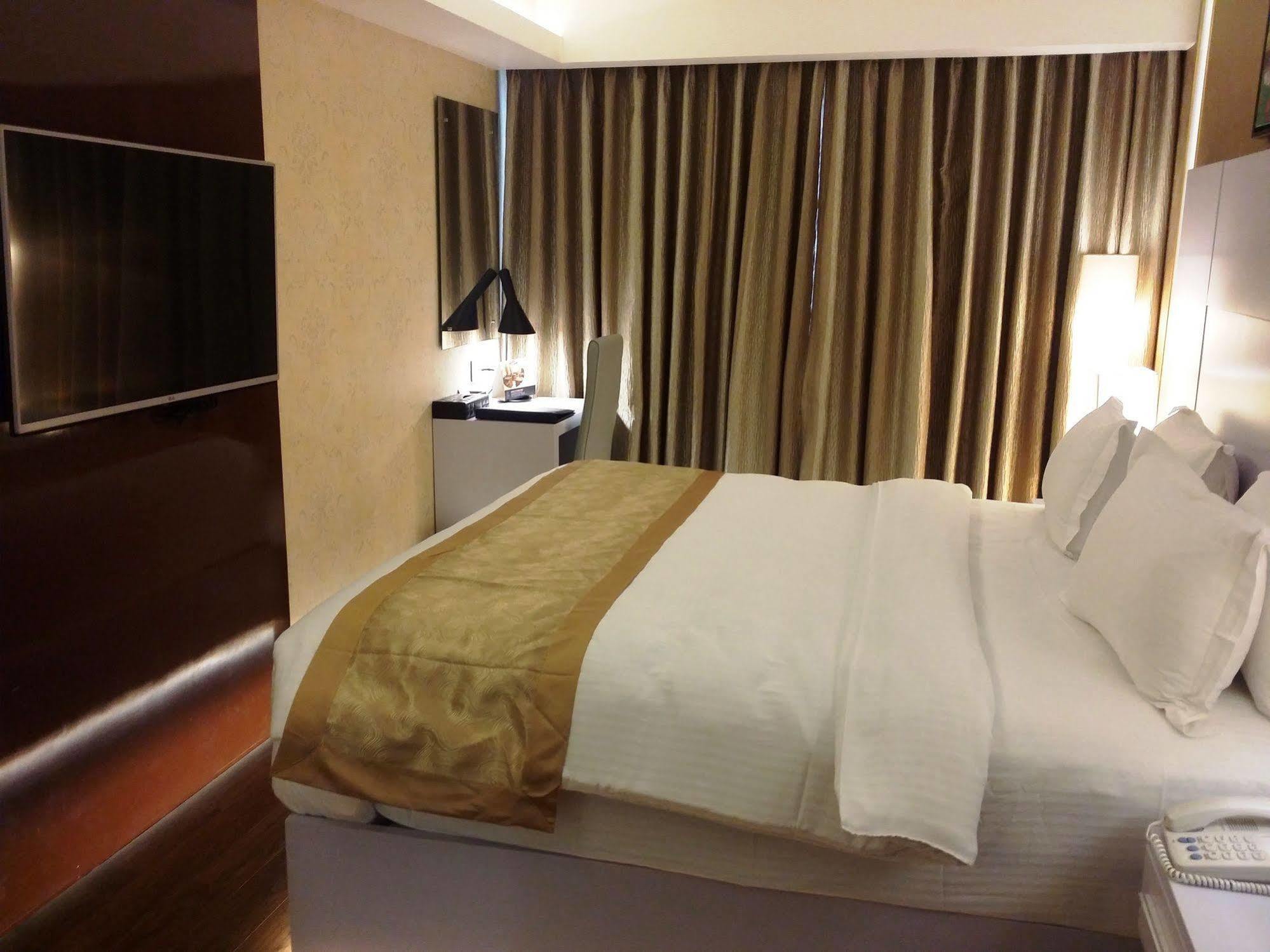 Hotel Oxina Lygon Tiruchirappalli Exterior foto