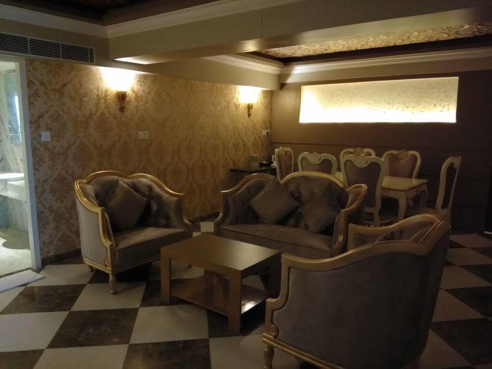 Hotel Oxina Lygon Tiruchirappalli Exterior foto